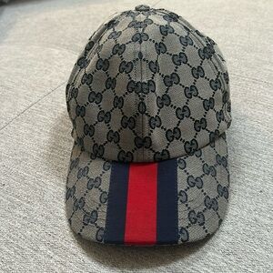 Gucci hat good condition XL